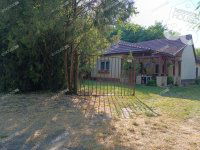 Eladó családi ház