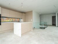 Eladó családi ház, Solymáron 320 M Ft, 5 szobás