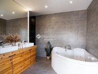 Eladó családi ház, Balatonalmádiban 499 M Ft, 6 szobás