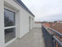 Eladó téglalakás, Sopronban 110 M Ft, 5 szobás