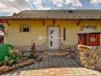 Eladó családi ház, Mendén 153 M Ft, 4 szobás