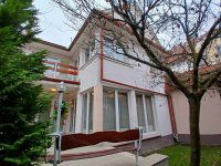 Eladó családi ház, Kecskeméten 205 M Ft, 8 szobás