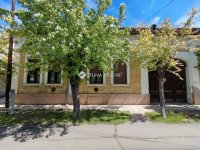 Eladó családi ház, Mezőberényben, Fő úton 10.5 M Ft, 2 szobás