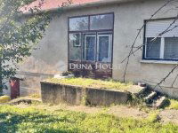 Eladó családi ház, Ajkán 53 M Ft, 4 szobás