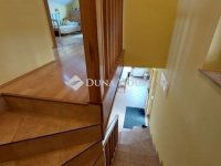 Eladó családi ház, III. kerületben 230 M Ft, 5 szobás