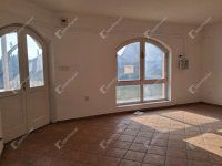 Kiadó üzlethelyiség, Banán 350 E Ft / hó, 3 szobás