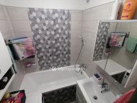 Eladó panellakás, Debrecenben 61.5 M Ft, 2 szobás