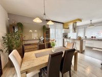 Eladó családi ház, Pécsett 129.9 M Ft, 5 szobás