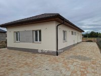 Eladó családi ház, Kulcson 85 M Ft, 4 szobás
