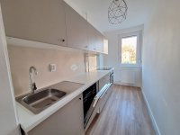 Eladó panellakás, III. kerületben 94.9 M Ft, 4 szobás