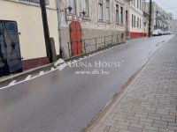 Eladó üzlethelyiség