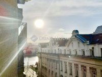 Eladó téglalakás, V. kerületben 110 M Ft, 2 szobás