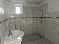 Eladó családi ház, Véménden 54.9 M Ft, 5 szobás