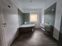 Eladó családi ház, Aranyosgadányban 98 M Ft, 7 szobás