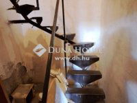 Eladó ikerház