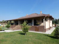 Eladó családi ház, Szigetcsépen 240 M Ft, 4 szobás