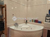 Eladó téglalakás, Szegeden 81.7 M Ft, 3 szobás