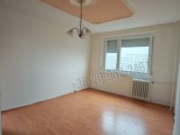 Eladó panellakás, Tatabányán 31.9 M Ft, 1+1 szobás