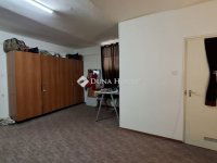 Eladó téglalakás, VI. kerületben 73 M Ft, 2 szobás