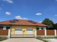 Eladó családi ház, Szadán 259 M Ft, 5+1 szobás