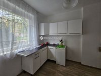 Eladó téglalakás, Lábatlanon 27.5 M Ft, 1 szobás