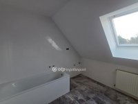 Eladó családi ház, Ercsiben 94.9 M Ft, 5 szobás