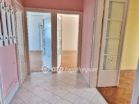 Eladó téglalakás, Pétfürdőn 58 M Ft, 4+1 szobás