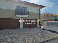 Eladó téglalakás, Balatonföldváron 81.2 M Ft, 3+1 szobás