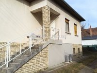 Eladó családi ház, XVI. kerületben 142 M Ft, 6 szobás