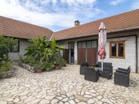 Eladó családi ház, Dánszentmiklóson 88.8 M Ft, 5 szobás