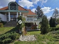 Eladó családi ház, Pécsett 195 M Ft, 6 szobás