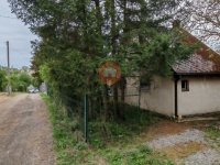 Eladó családi ház, Pécsett 16.5 M Ft, 2 szobás