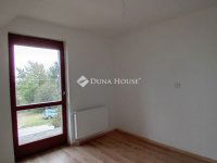 Eladó családi ház, Ádándon 53.5 M Ft, 6 szobás