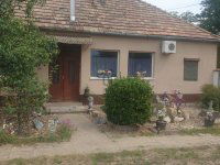 Eladó családi ház