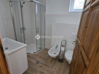 Eladó családi ház, Siófokon 259.9 M Ft, 9 szobás
