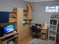 Eladó családi ház, IV. kerületben 98 M Ft, 3 szobás