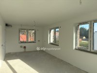 Eladó téglalakás, Balatonakarattyán 131.9 M Ft, 4 szobás