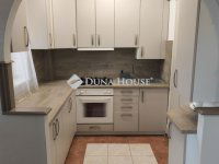 Eladó téglalakás, Cegléden, Széchenyi úton 64.9 M Ft, 3 szobás