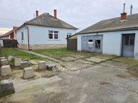 Eladó családi ház, Pápán 49.9 M Ft, 3 szobás