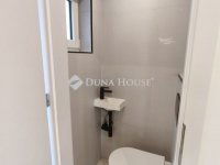 Eladó téglalakás, Pécsett 99 M Ft, 4 szobás
