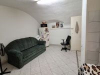 Eladó téglalakás, VI. kerületben 73 M Ft, 2 szobás