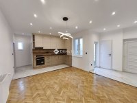 Eladó téglalakás, Pécsett 94 M Ft, 4 szobás