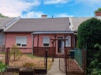 Eladó téglalakás, Pétfürdőn, Hősök terén 35 M Ft, 1 szobás