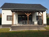 Eladó családi ház, Balatonföldváron 188 M Ft, 6+1 szobás