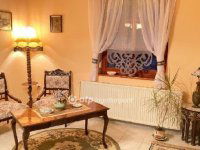 Eladó családi ház, III. kerületben 220 M Ft, 6 szobás