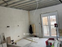 Eladó panellakás, Pécsett 64.9 M Ft, 2 szobás