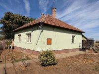 Eladó családi ház, Törtelen 31.9 M Ft, 2 szobás