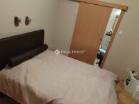 Kiadó téglalakás, albérlet, Pécsett 270 E Ft / hó, 4 szobás