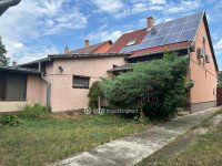 Eladó családi ház, Szentesen 66.9 M Ft, 3 szobás