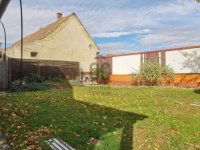 Eladó családi ház, Taksonyon 154.9 M Ft, 9 szobás